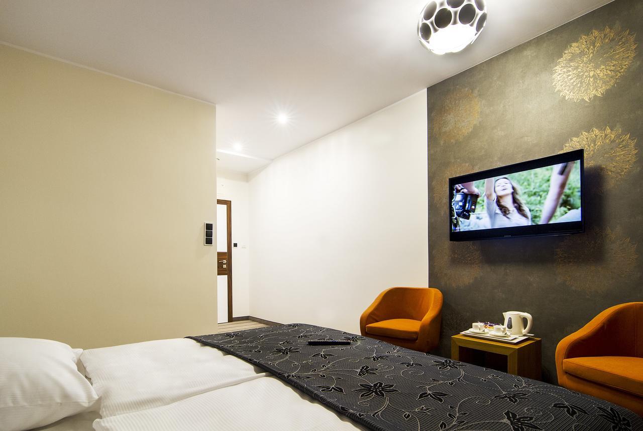 Hotel Pory Roku Czysteblota Dış mekan fotoğraf